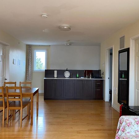 Dairy Homestay Toronto Exterior photo